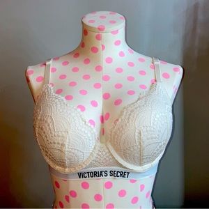 Victoria’s Secret T-Shirt Perfect Shape Bra in White Lace and Logo Band size 36C